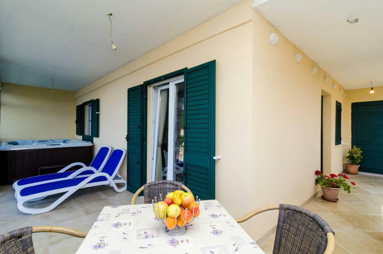 Adriatic - Apartment With Jacuzzi Sobra Exteriör bild